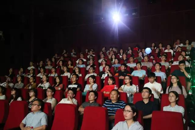 八一建軍節(jié)，公司組織總部員工集體觀看革命主題片《建軍大業(yè)》