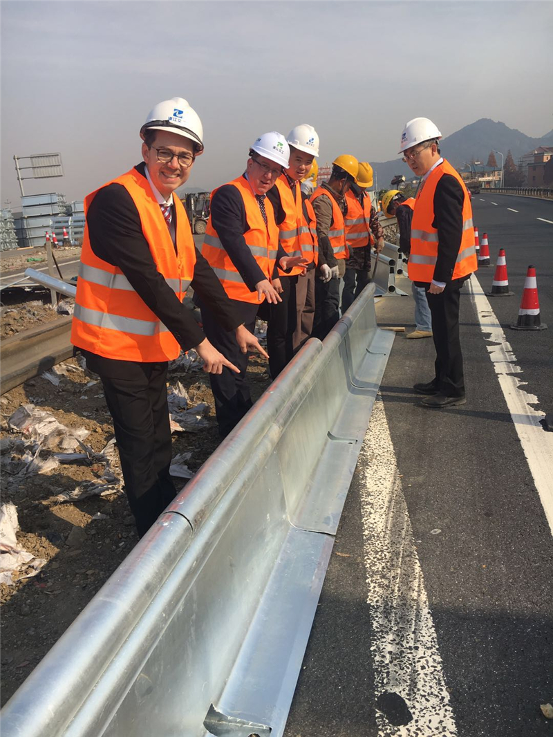 德國(guó)福克曼羅斯巴赫有限公司全球副總裁一行到訪我司考察交流