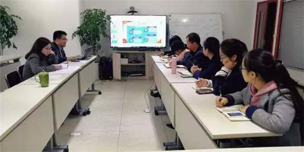 深入學(xué)習(xí)兩會精神 做好新一屆支委選舉 ——重慶中拓聯(lián)合黨支部召開第一季度支部會議