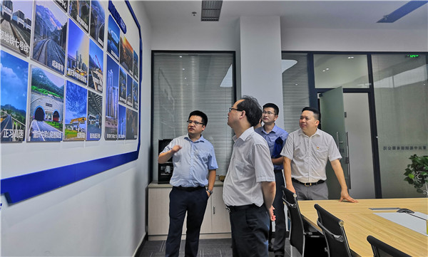 集團(tuán)黨委副書(shū)記黃偉建一行到重慶中拓調(diào)研指導(dǎo)工作