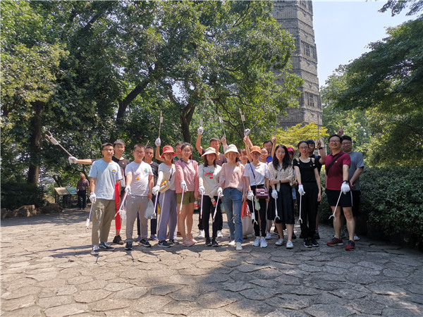 不忘初心，公益隨行 ——鋼鐵四部黨支部與財務(wù)資產(chǎn)管理部黨支部攜手開展公益活動