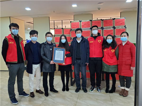 用我們力所能及的方式，表達對“抗疫戰(zhàn)士”所有的愛與敬意