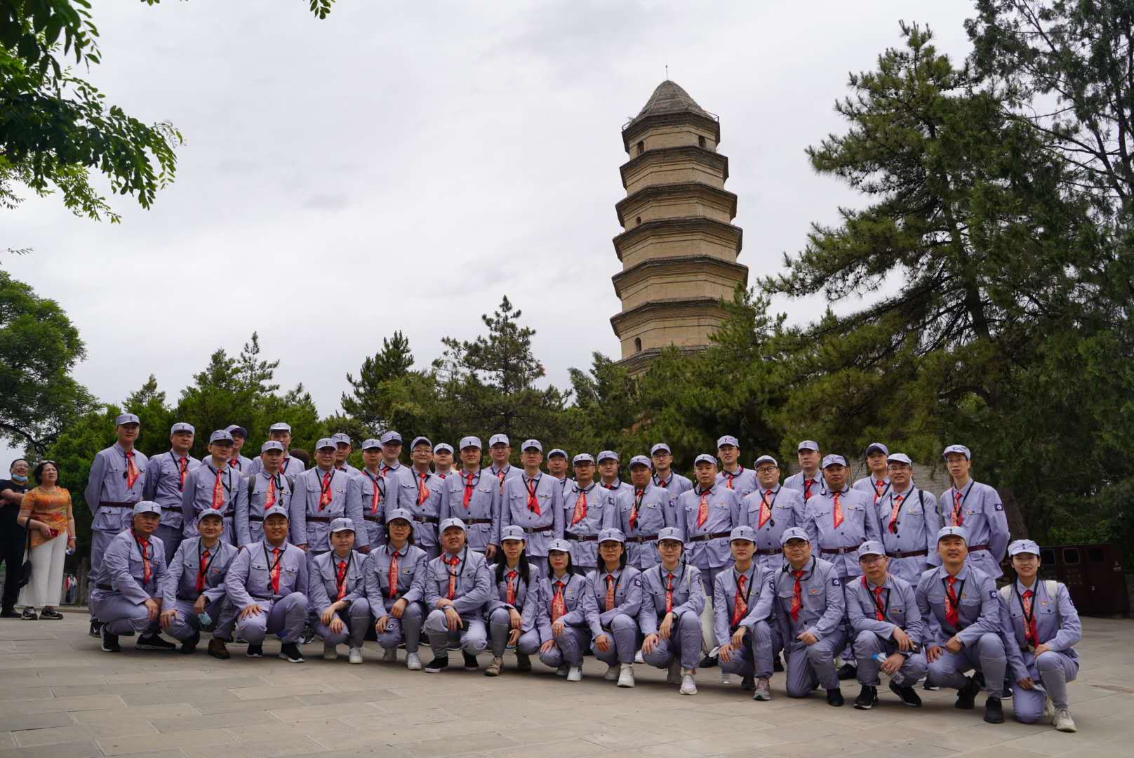 做好帶頭示范引領(lǐng)，提振干事創(chuàng)業(yè)精氣神——“創(chuàng)三優(yōu)爭一流”專項(xiàng)活動(dòng)系列評(píng)論之一