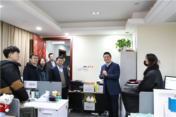新春開(kāi)工首日 公司領(lǐng)導(dǎo)班子走訪慰問(wèn)在杭各單位員工