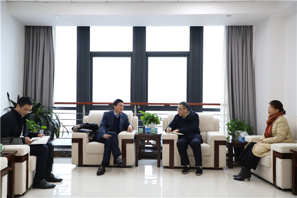 公司黨委書記、董事長袁仁軍走訪麗水城投，共話“共同富?！? /></div>
                            </div>
                            <div   id=