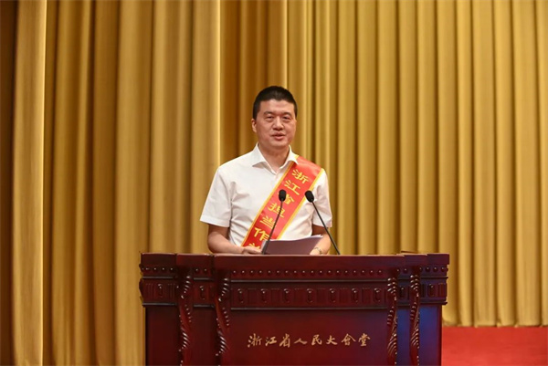 公司董事長、黨委書記袁仁軍榮獲“浙江省擔當作為好干部”
