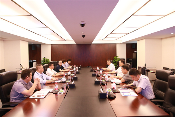 河南交通投資集團(tuán)黨委書記、董事長程日盛一行到訪我司