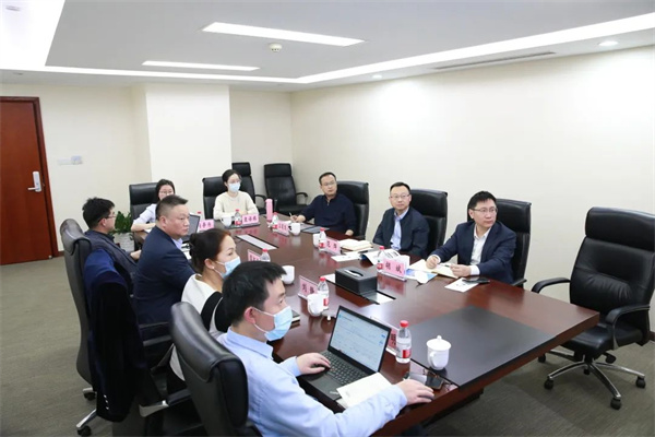 省交通集團戰(zhàn)略發(fā)展部總經(jīng)理范燁一行調(diào)研公司新能源板塊發(fā)展