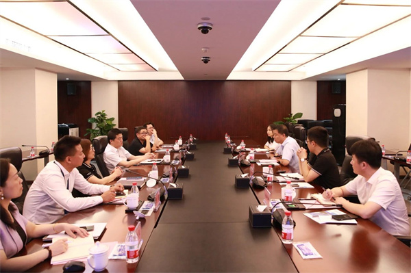 天津東疆綜合保稅區(qū)管委會(huì)黨委常委、管委會(huì)副主任白新宇到訪我司