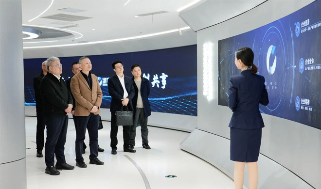 安邦護(hù)衛(wèi)集團(tuán)黨委副書(shū)記盧衛(wèi)東到訪(fǎng)我司