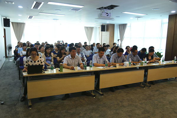 公司舉辦“中拓課堂·風(fēng)控1+7”專題培訓(xùn)