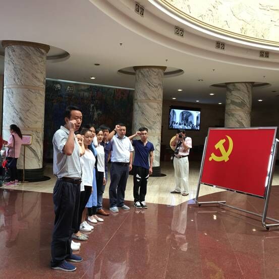 公司第十三黨支部參觀百色起義紀(jì)念館，永葆黨員先進(jìn)性