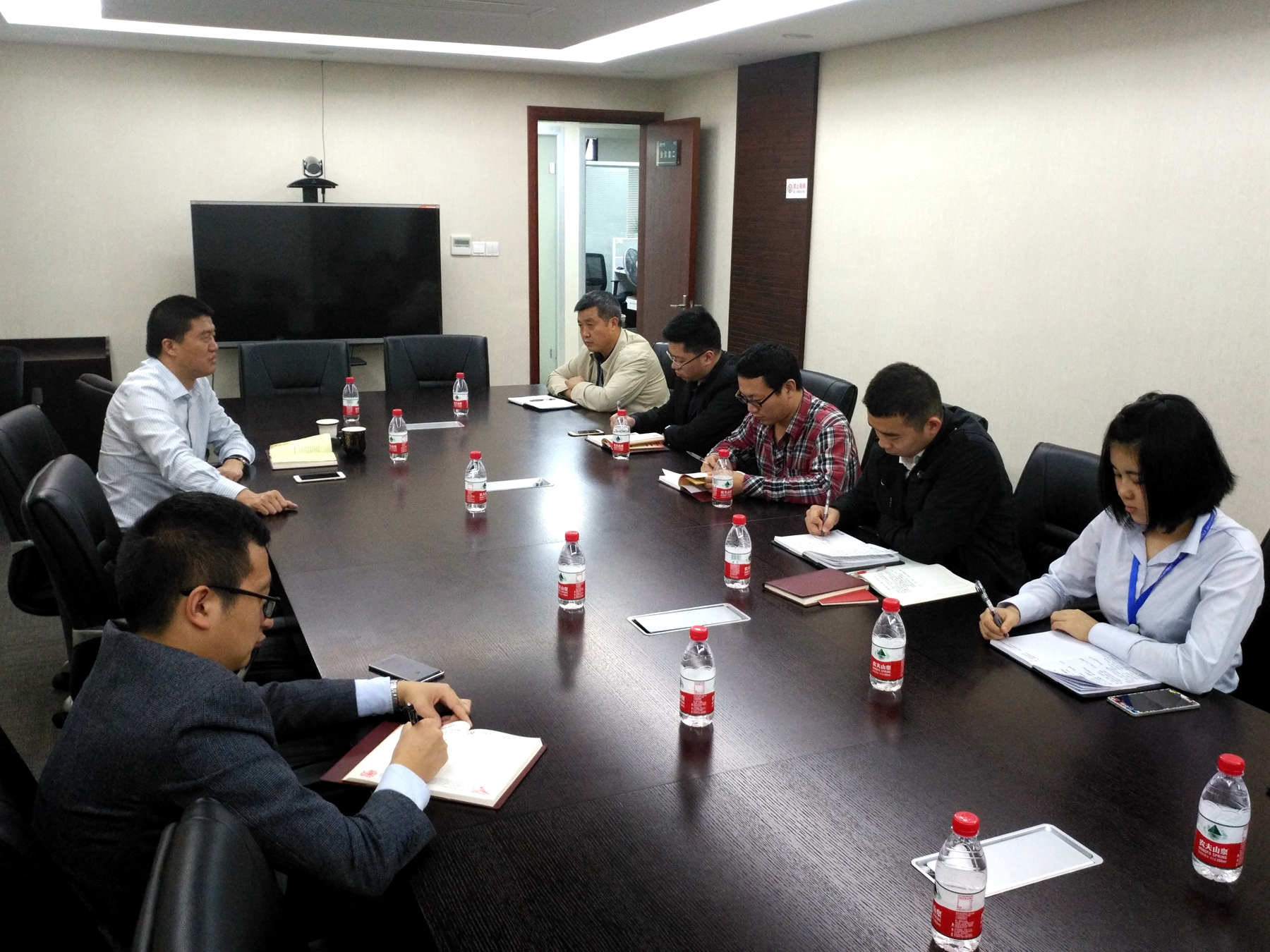 公司第一黨支部召開“兩學一做”第三階段學習討論會