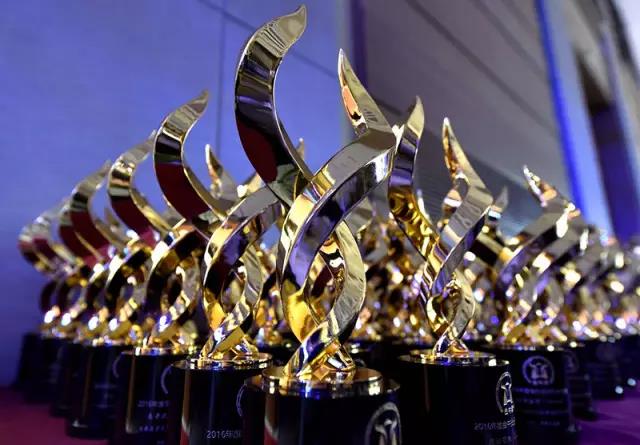 2016年度上市公司金牛獎揭榜！ 浙商中拓及董秘潘潔榮登榜單