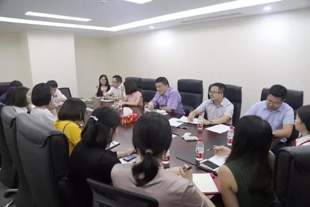 黨委書記袁仁軍以普通黨員身份參加第一黨支部“廉潔好家風(fēng)”思想交流會(huì)